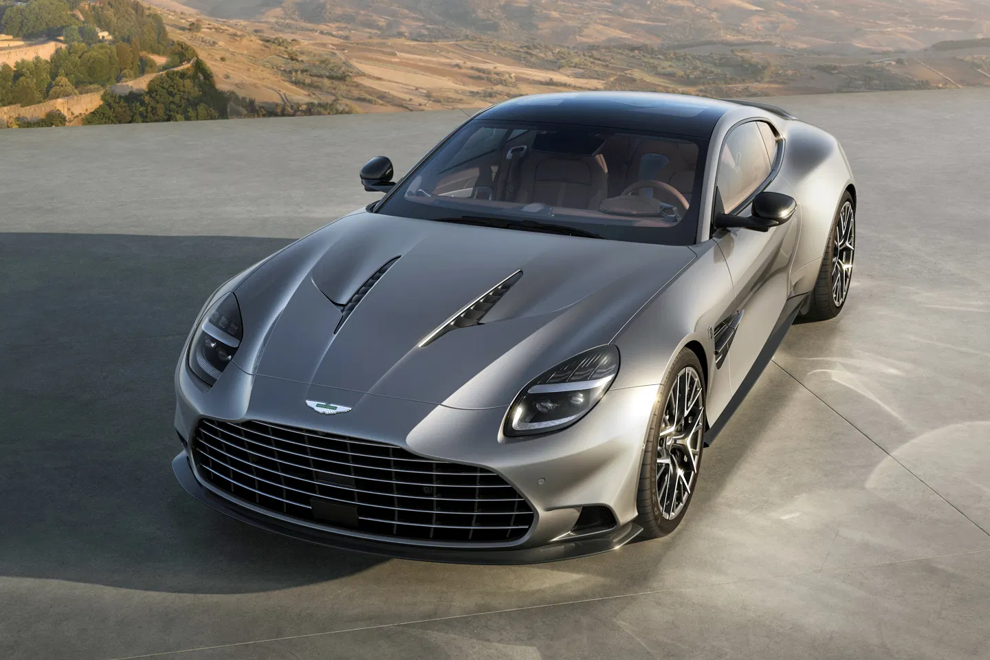 Aston Martin Vanquish 25