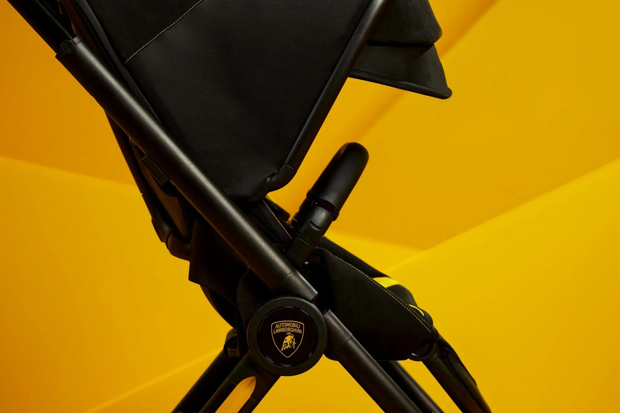 Carrinho de bebé da Lamborghini