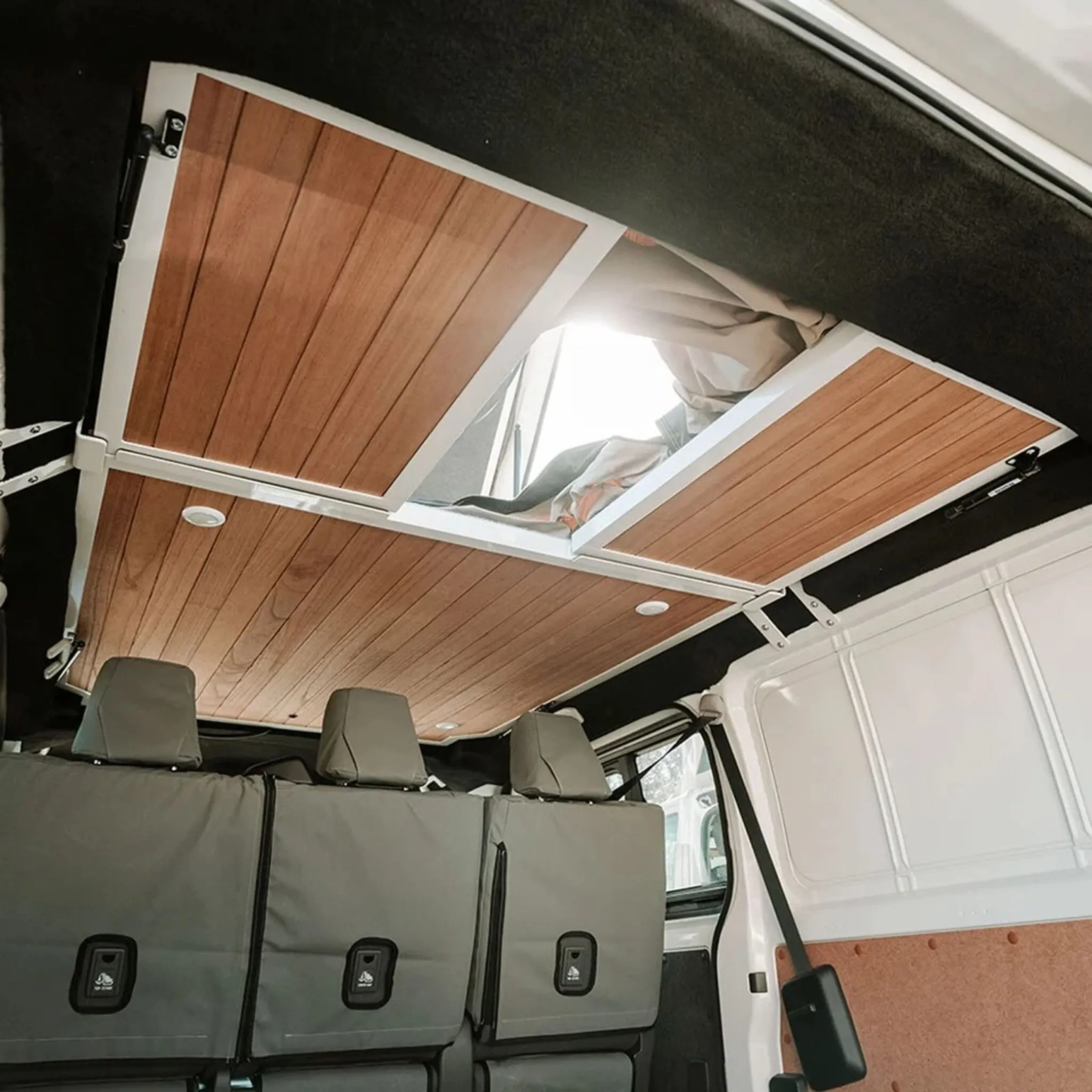 Toyota HiAce 4x4 Build Headscape Campers