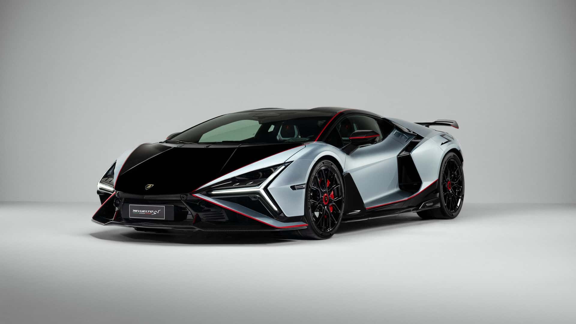Lamborghini Revuelto SV