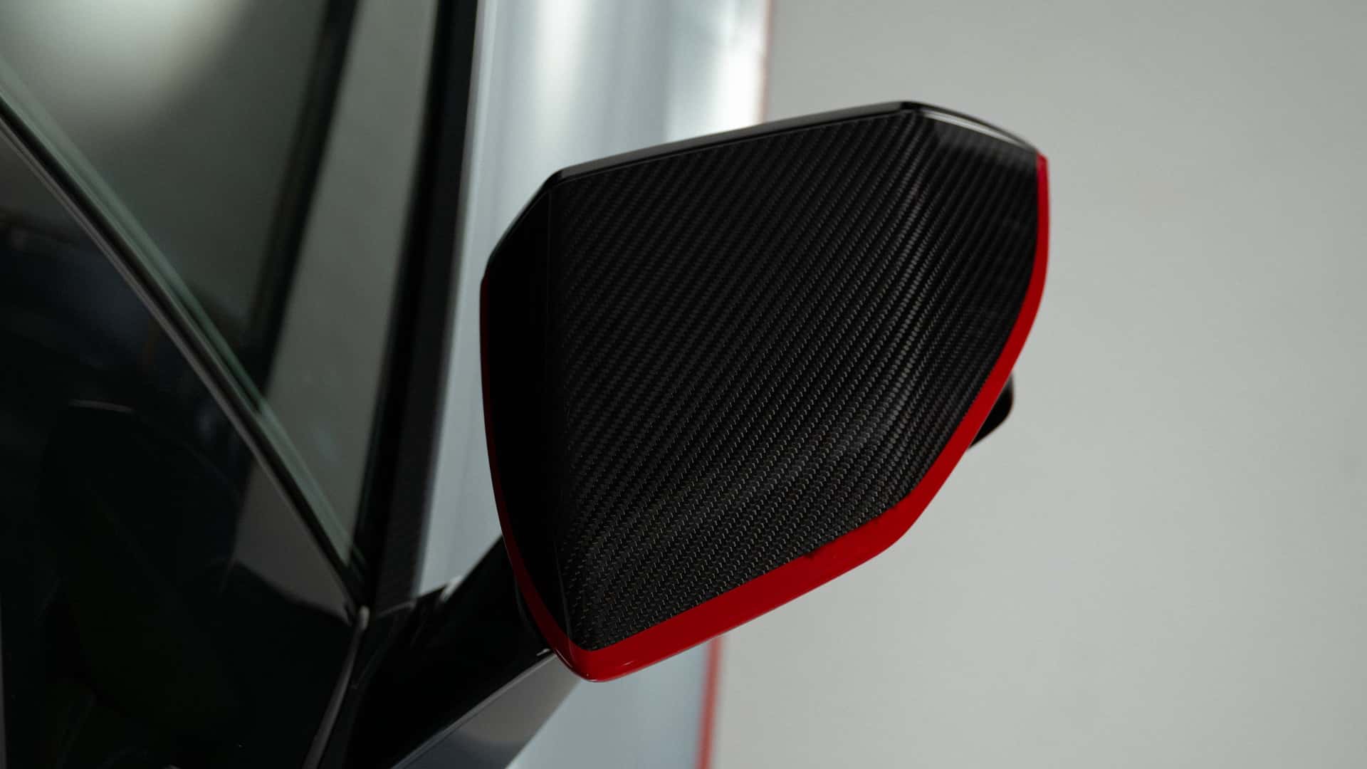 Lamborghini Revuelto SV