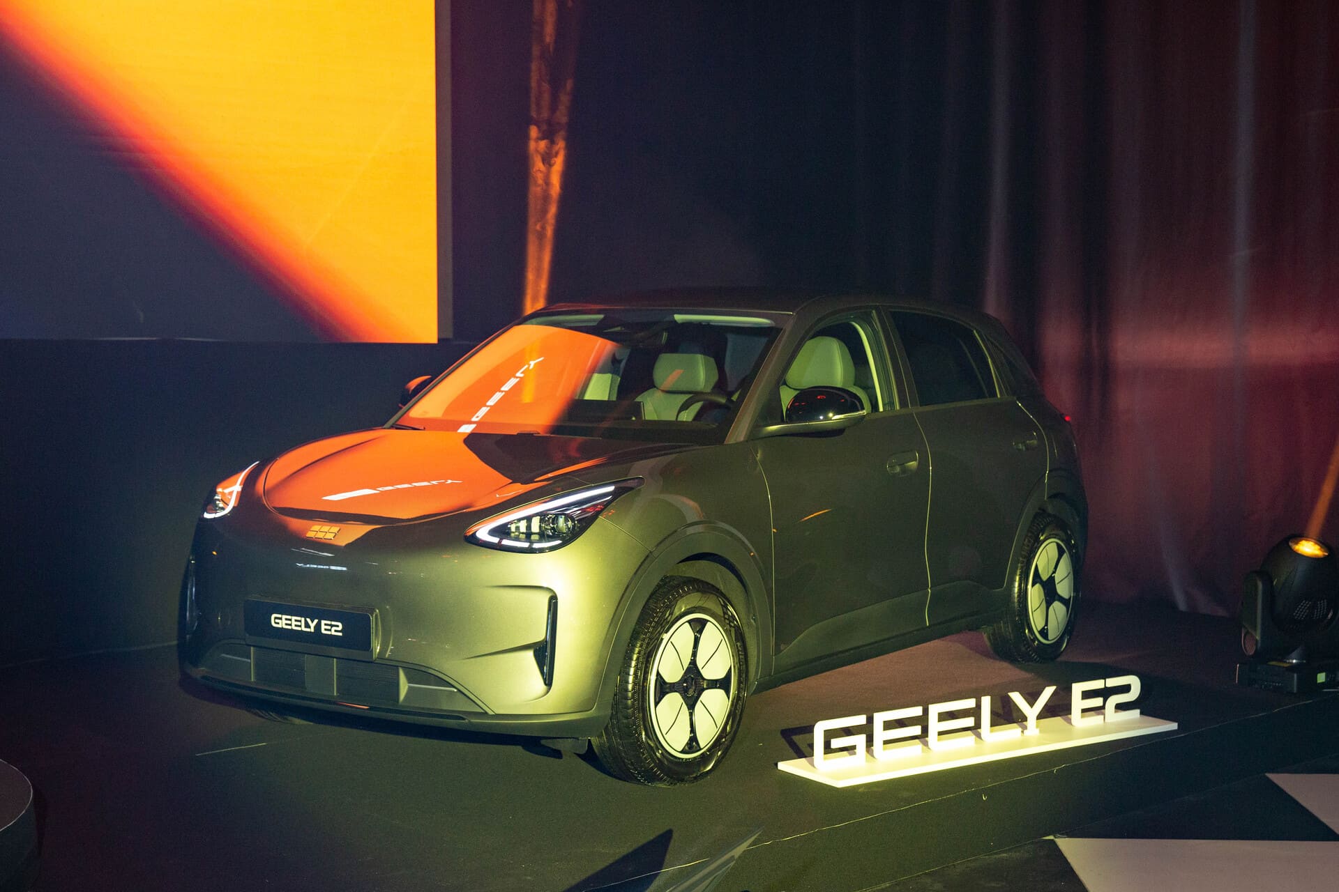 Geely E2