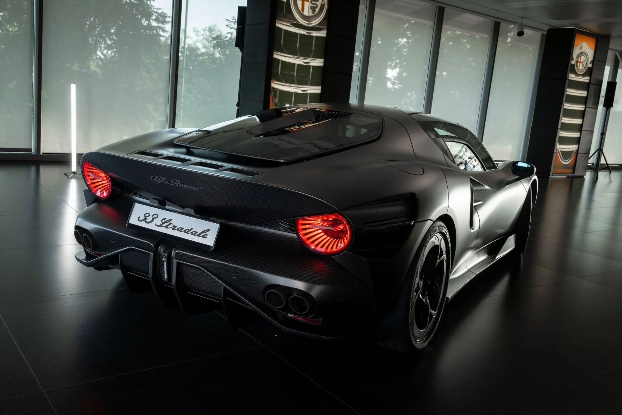 Alfa Romeo 33 Stradale Perla Nera