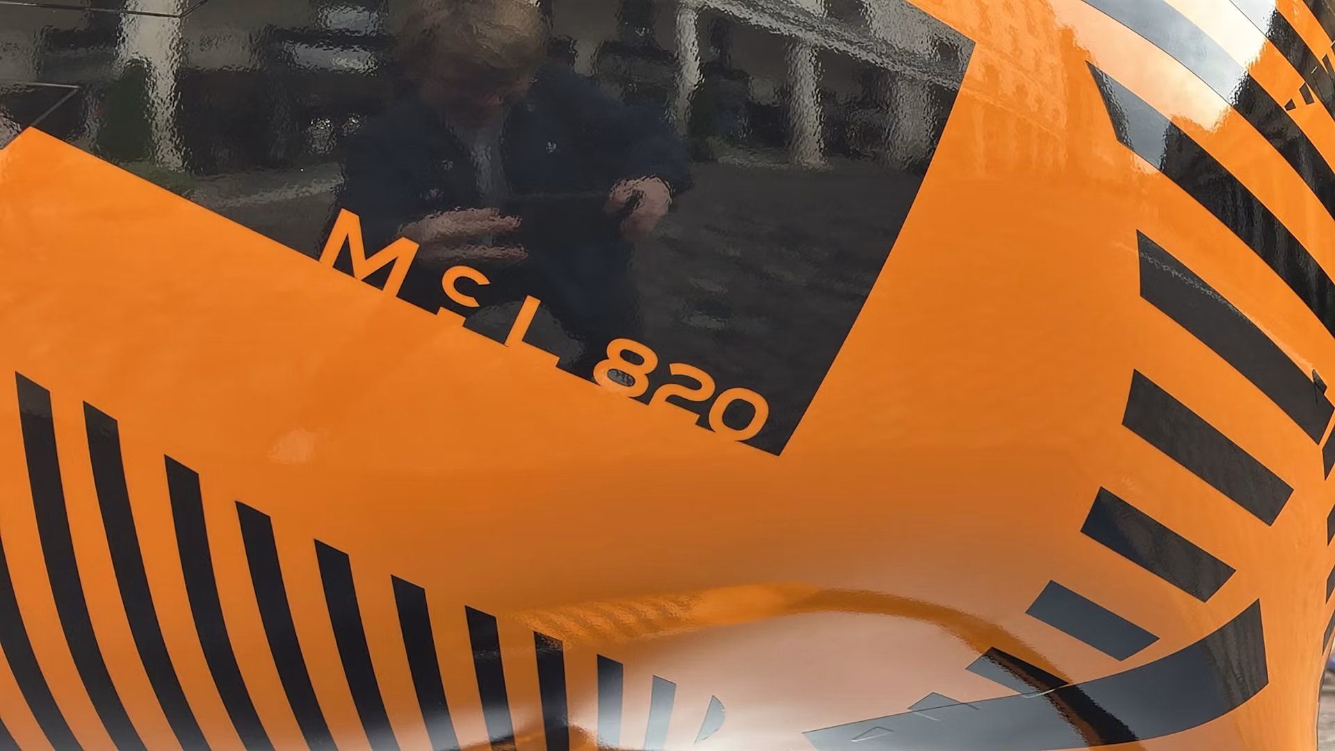 McLaren McL 820